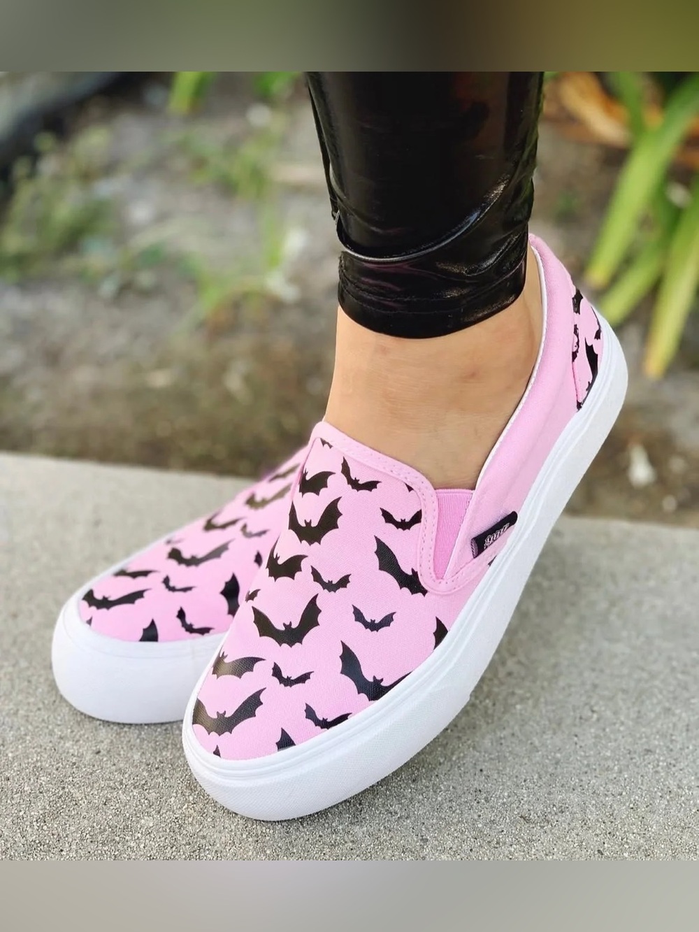 YRU Dolls Kill Pink and Black Bat Print Slip On Shoes Size 9 New!